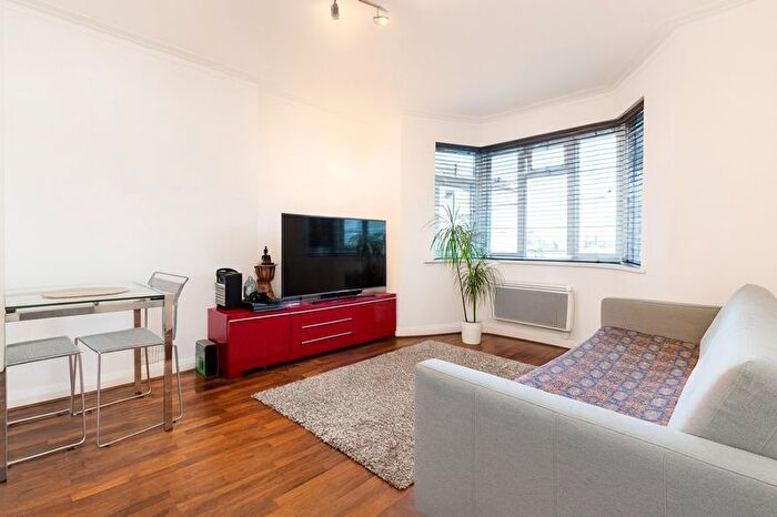 1 Bedroom Flat To Rent In Shoot Up Hill, London, NW2