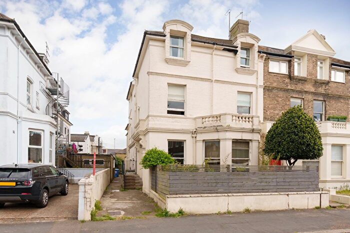 1 Bedroom Flat For Sale In Sackville Road, Hove, BN3