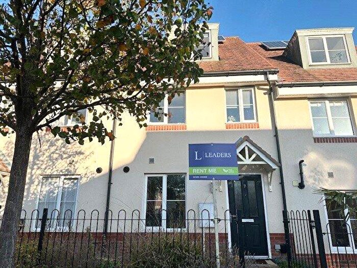 3 Bedroom Terraced House To Rent In Prospect Road, SO19