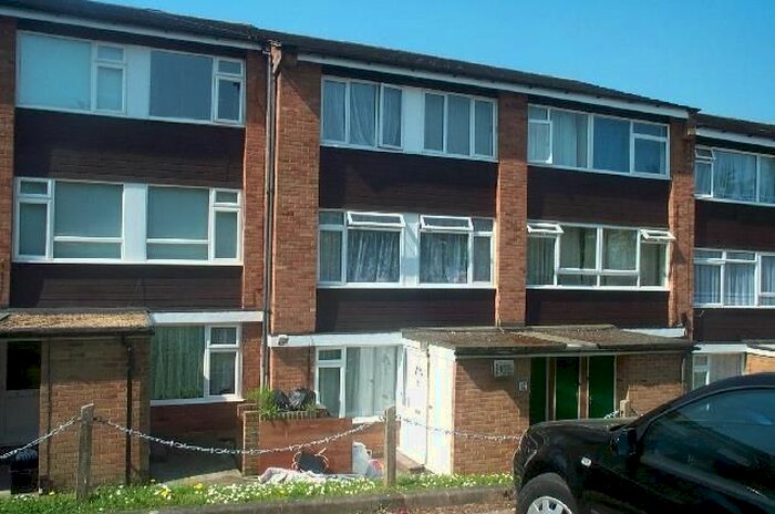 2 Bedroom Maisonette To Rent In Ashdown Drive, Borehamwood, WD6