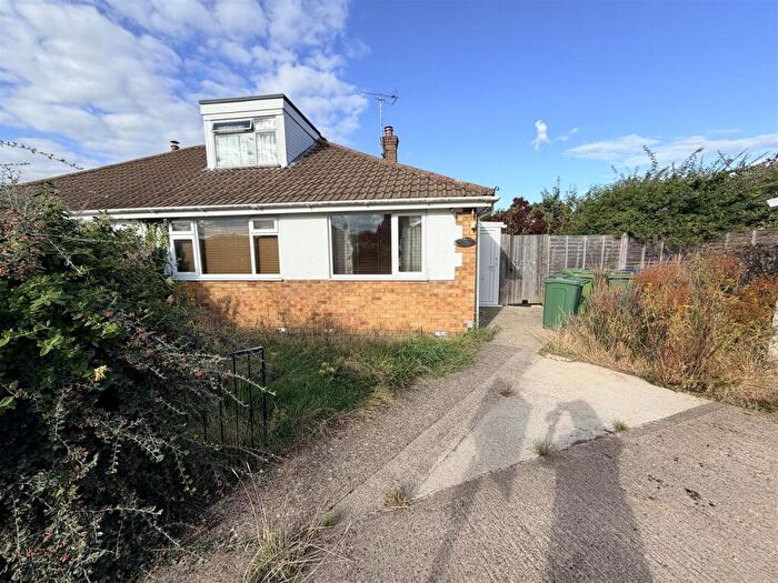 3 Bedroom Semi-Detached Bungalow For Sale In Shearwater Grove, Innsworth, Gloucester, GL3