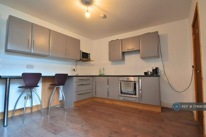 4 Bedroom Terraced House To Rent In Bevis Road, Portsmouth, PO2