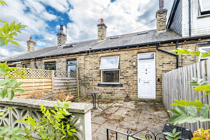 1 Bedroom Terraced House For Sale In Crest Place, Brighouse, West Yorkshire, HD6