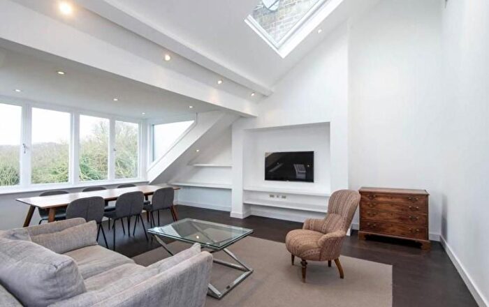 1 Bedroom Flat To Rent In South Hill Park, Hampstead, NW3