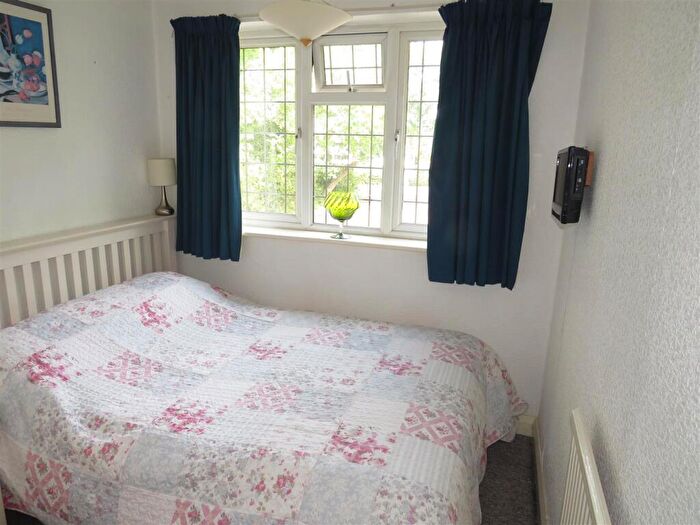 4 Bedroom Semi-Detached House For Sale In West Avenue, Castle Bromwich, Birmingham, B36