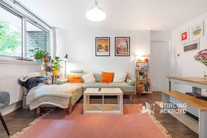 1 Bedroom Flat To Rent In Compton Street, London, EC1V