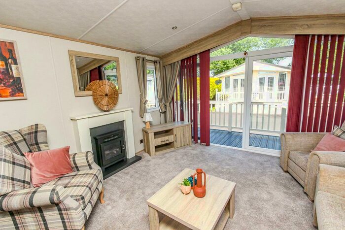 2 Bedroom Mobile Home For Sale In Brooklyn Holiday Park, Gravel Lane, Banks, Southport, PR9