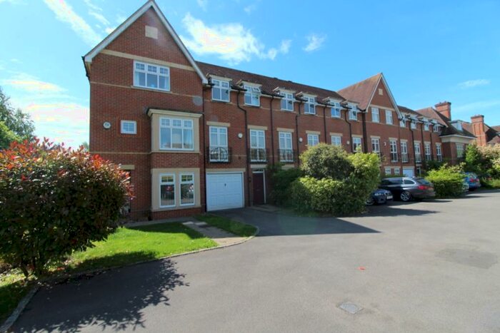 4 Bedroom Terraced House To Rent In Stone Meadow, Oxford, OX2