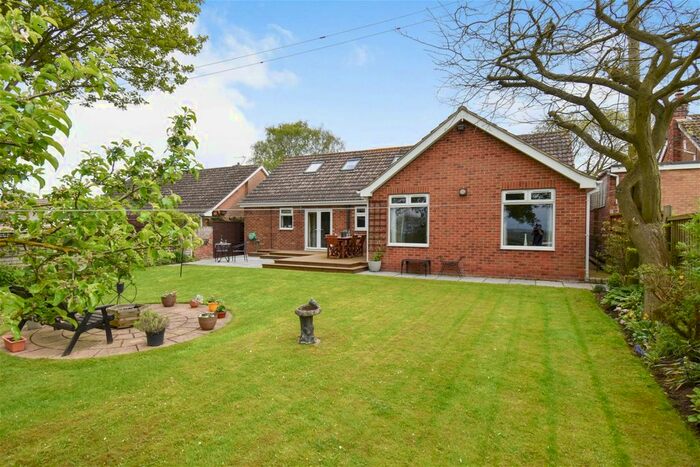 4 Bedroom Detached House For Sale In Burton Road, Flixborough, Scunthorpe, DN15