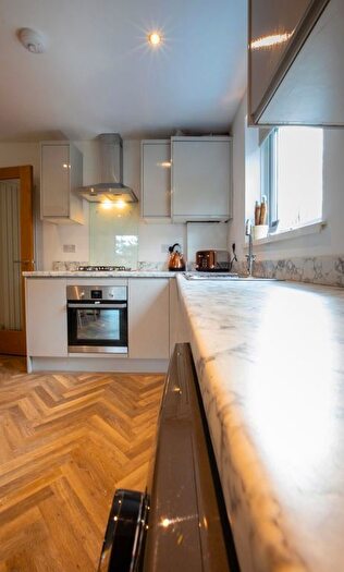 3 Bedroom Flat To Rent In Seymour Close, B29
