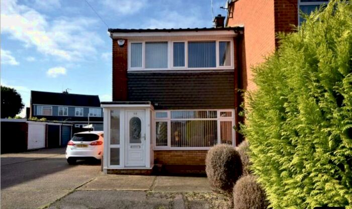 3 Bedroom End Of Terrace House To Rent In Colville Close, Corringham, Stanford-le-Hope, SS17