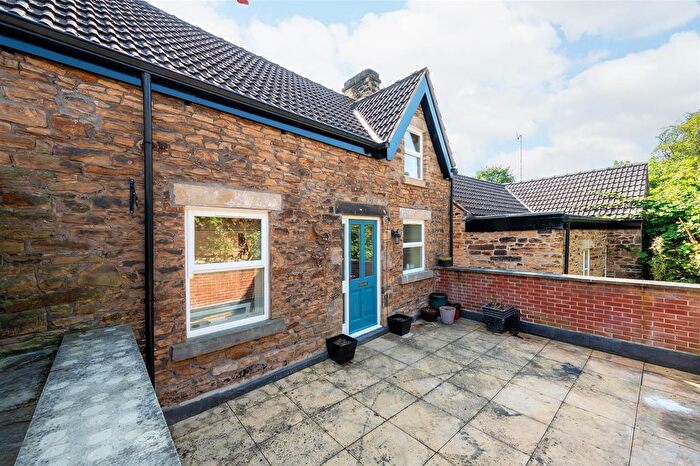 2 Bedroom Flat For Sale In Chesterfield Road, Dronfield, S18