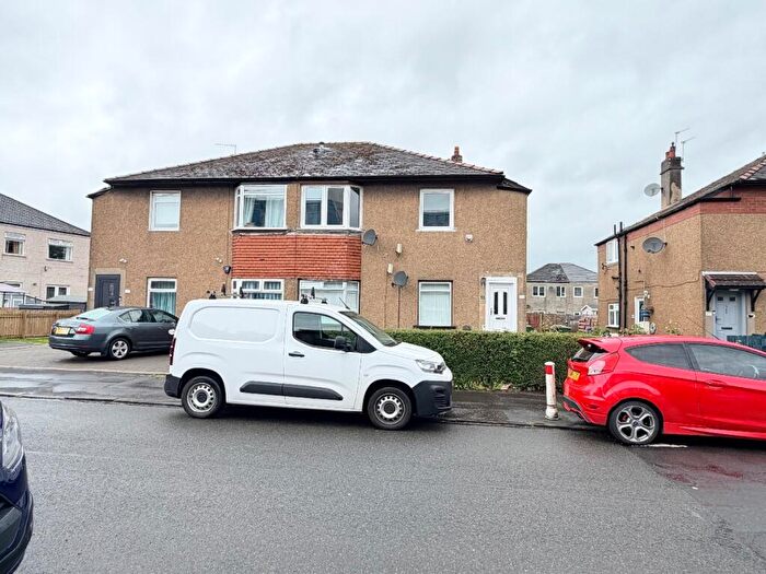 2 Bedroom Flat To Rent In Muirdrum Avenue, G52