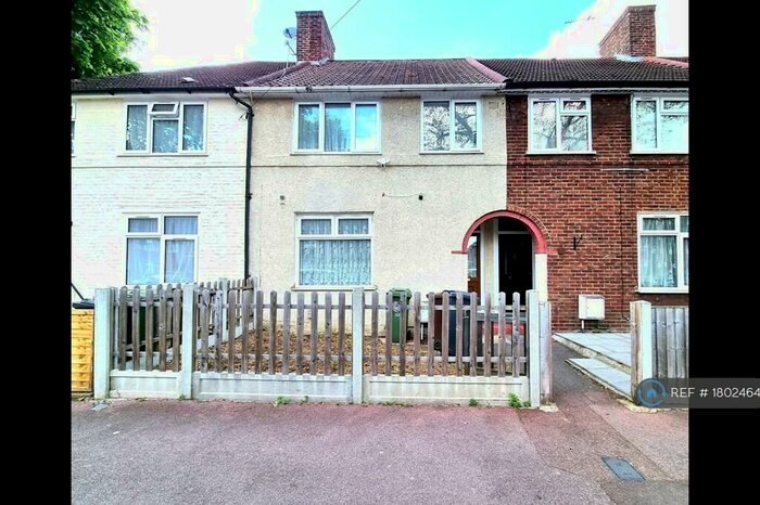 3 Bedroom Terraced House To Rent In Dagenham Avenue, Dagenham, RM9