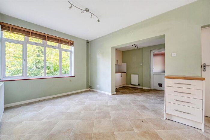 5 Bedroom Detached House To Rent In Church Street, Alton, Hampshire, GU34