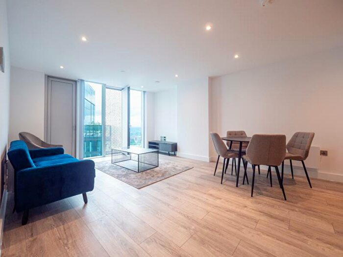 2 Bedroom Apartment To Rent In The Blade :: Th Floor, M15