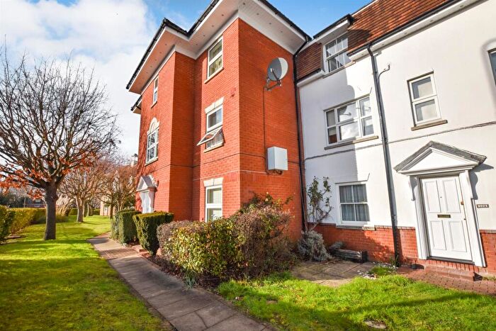 1 Bedroom Apartment For Sale In Tallow Gate, South Woodham Ferrers, CM3