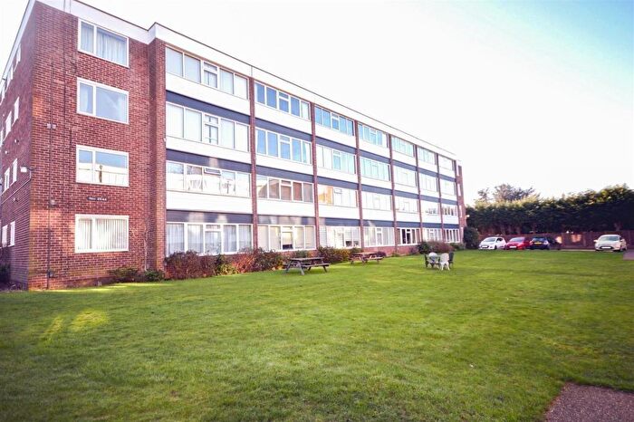 Flat To Rent In The Poplars, West Bridgford, Nottingham, Nottinghamshire, NG2