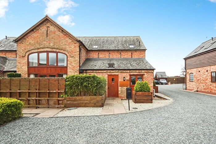 3 Bedroom Character Property For Sale In Kineton Road, Warwick, CV35