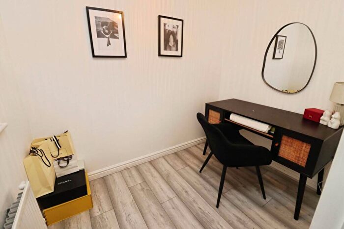 3 Bedroom Terraced House For Sale In Marshall Close, Bromborough, CH62 - Photo 10