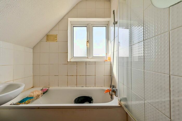 4 Bedroom Detached House For Sale In Allerford Road, Beckenham Hill, London, SE6