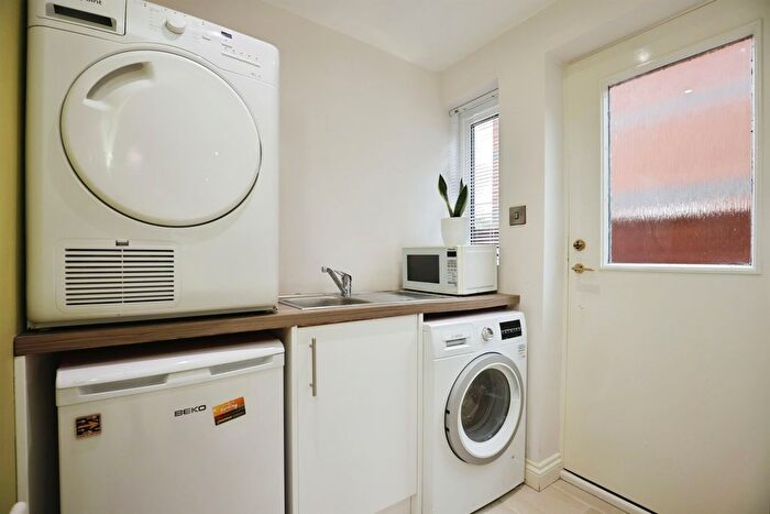 4 Bedroom Detached House For Sale In Napton Rise, Southam, CV47