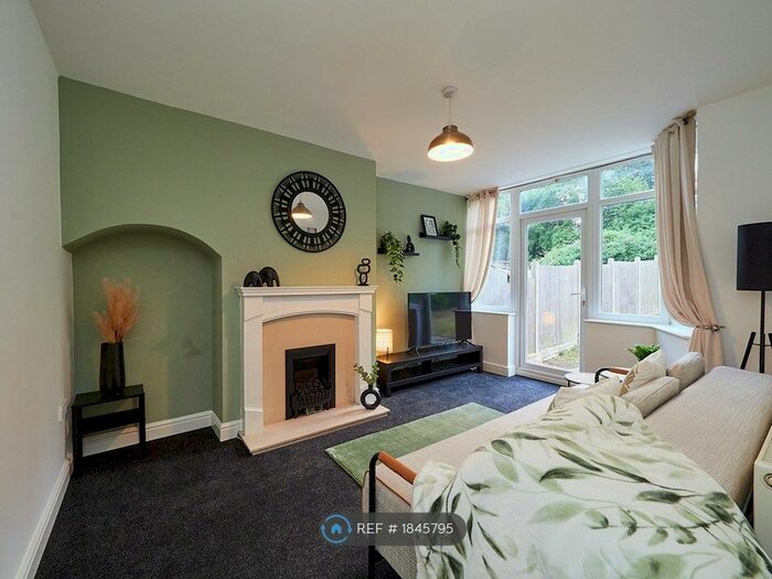 3 Bedroom Semi-Detached House To Rent In Charlbury Crescent, Birmingham, B26