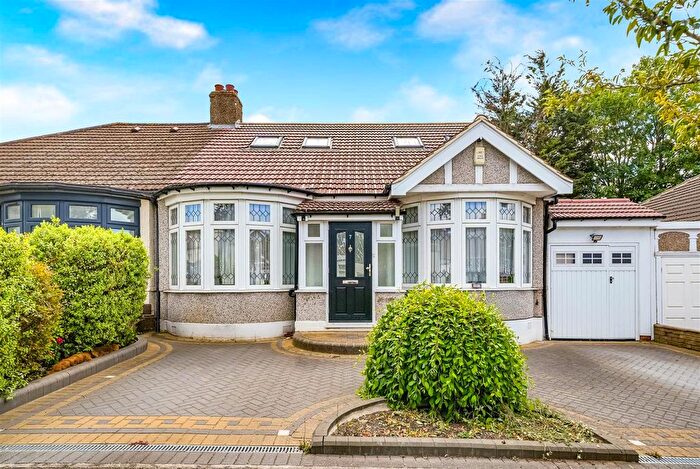 5 Bedroom Property For Sale In Whitney Avenue, Ilford, IG4