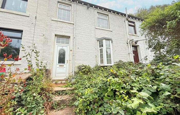 3 Bedroom Terraced House For Sale In Robin Hood Hill, Huddersfield, HD4