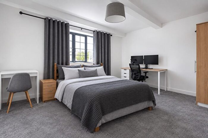 3 Bedroom Apartment To Rent In A Villa Road, Mapperly, NG3