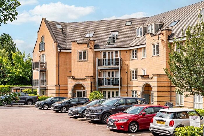 2 Bedroom Flat For Sale In Hillside Court, Constables Way, Hertford, SG13