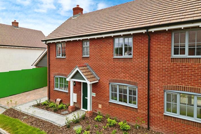 3 Bedroom Semi-Detached House For Sale In Whitsbury Road, Fordingbridge, SP6
