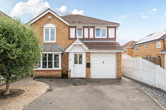 4 Bedroom Detached House For Sale In Tangmere Grove, Kingston Upon Thames, KT2