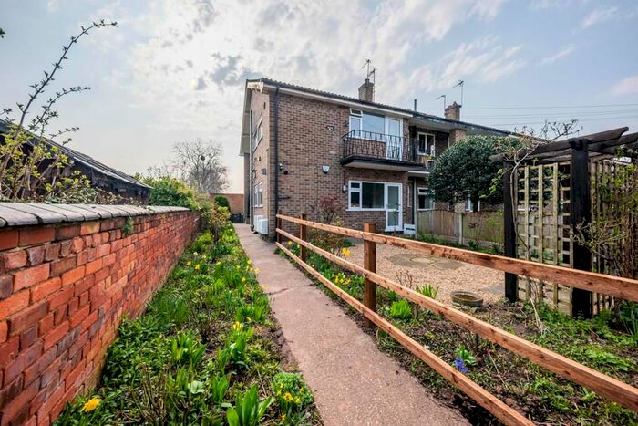 2 Bedroom Maisonette To Rent In St. Helens Crescent, Burton Joyce, Nottingham, NG14