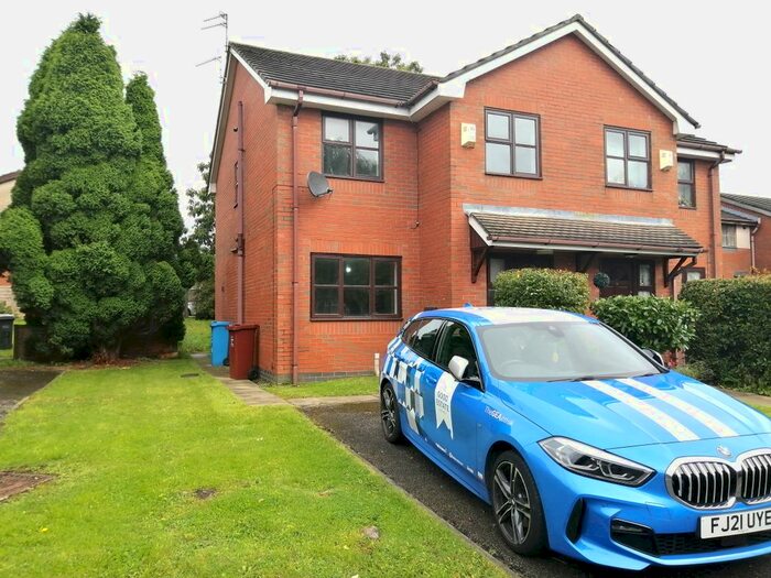 3 Bedroom Mews To Rent In Tagore Close, Longsight, Manchester, M13