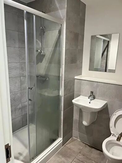 2 Bedroom Flat To Rent In Furness Quay, Salford, M50