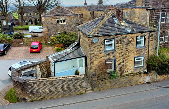 3 Bedroom Link Detached House To Rent In Stannary, Stainland, HX4