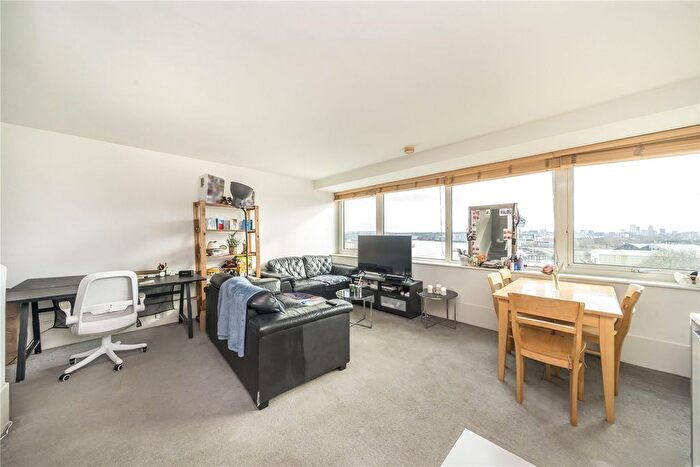 2 Bedroom Flat For Sale In George Beard Road, Deptford, London, SE8
