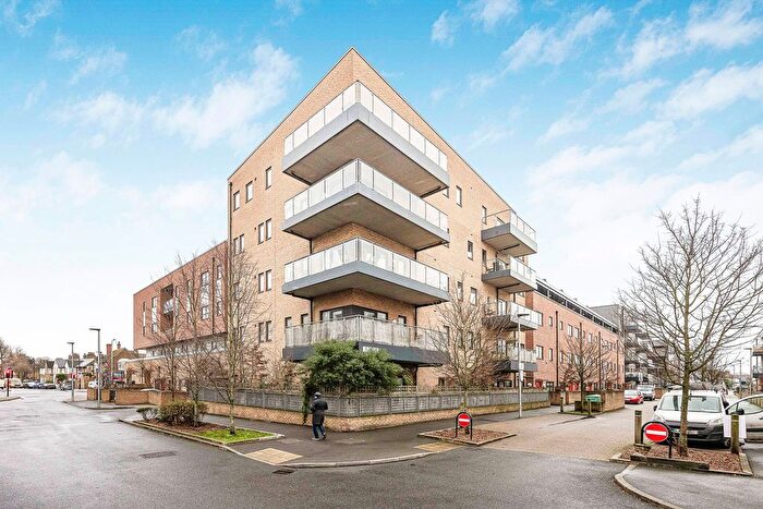 2 Bedroom Flat For Sale In Manston Court, Walthamstow, E17