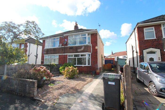 2 Bedroom Semi-Detached House For Sale In Conway Avenue, Leyland, Lancashire, PR25
