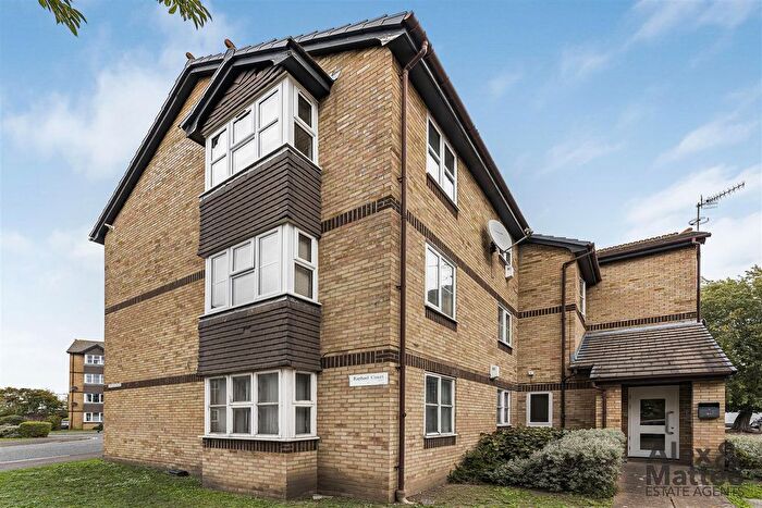 2 Bedroom Flat For Sale In Stubbs Drive, Bermondsey, SE16
