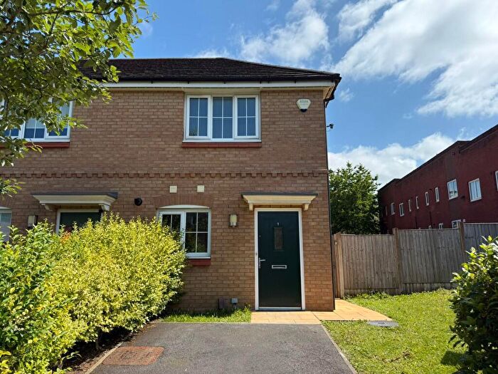 2 Bedroom Semi-Detached House To Rent In Millbank Close, Oldham, Greater Manchester, OL8