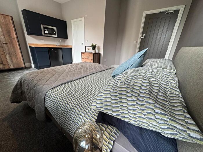 1 Bedroom Flat To Rent In Queens Avenue, Tunstall, ST6