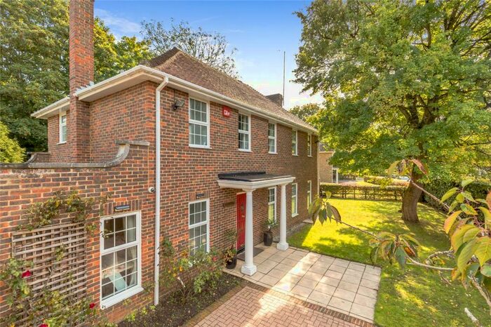 4 Bedroom Detached House To Rent In North Chichester, PO19