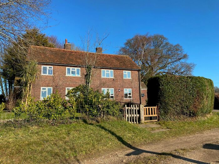 3 Bedroom Semi-Detached House To Rent In Froxfield, Petersfield, GU32