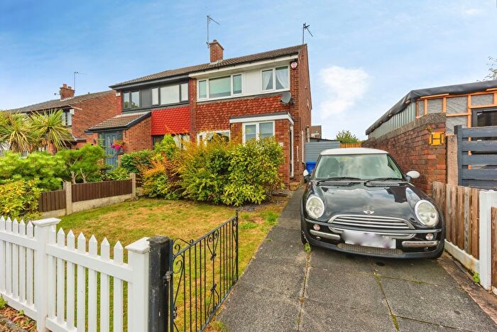 3 Bedroom Semi Detached House For Sale In Chapel Close, Dukinfield, Greater Manchester, SK16