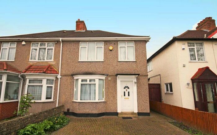 3 Bedroom Property To Rent In Spring Grove Road, Hounslow, TW3