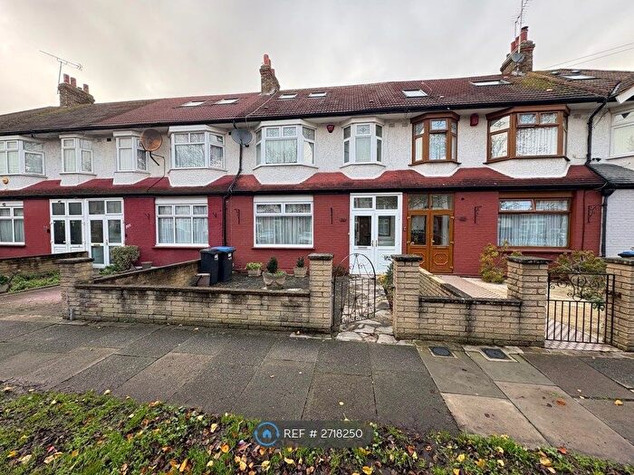 5 Bedroom Terraced House To Rent In Princes Avenue, London, N13