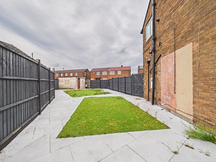 3 Bedroom Semi-Detached House For Sale In Whitehurst Street, Allenton, DE24