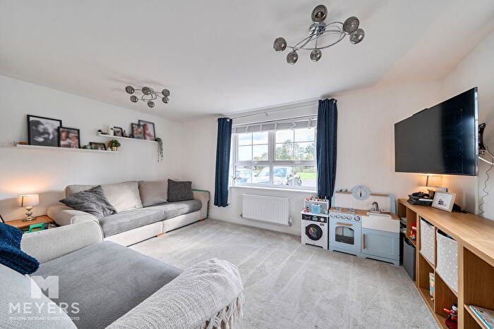 3 Bedroom Detached House For Sale In Lonsdale Road, Wimborne, BH21